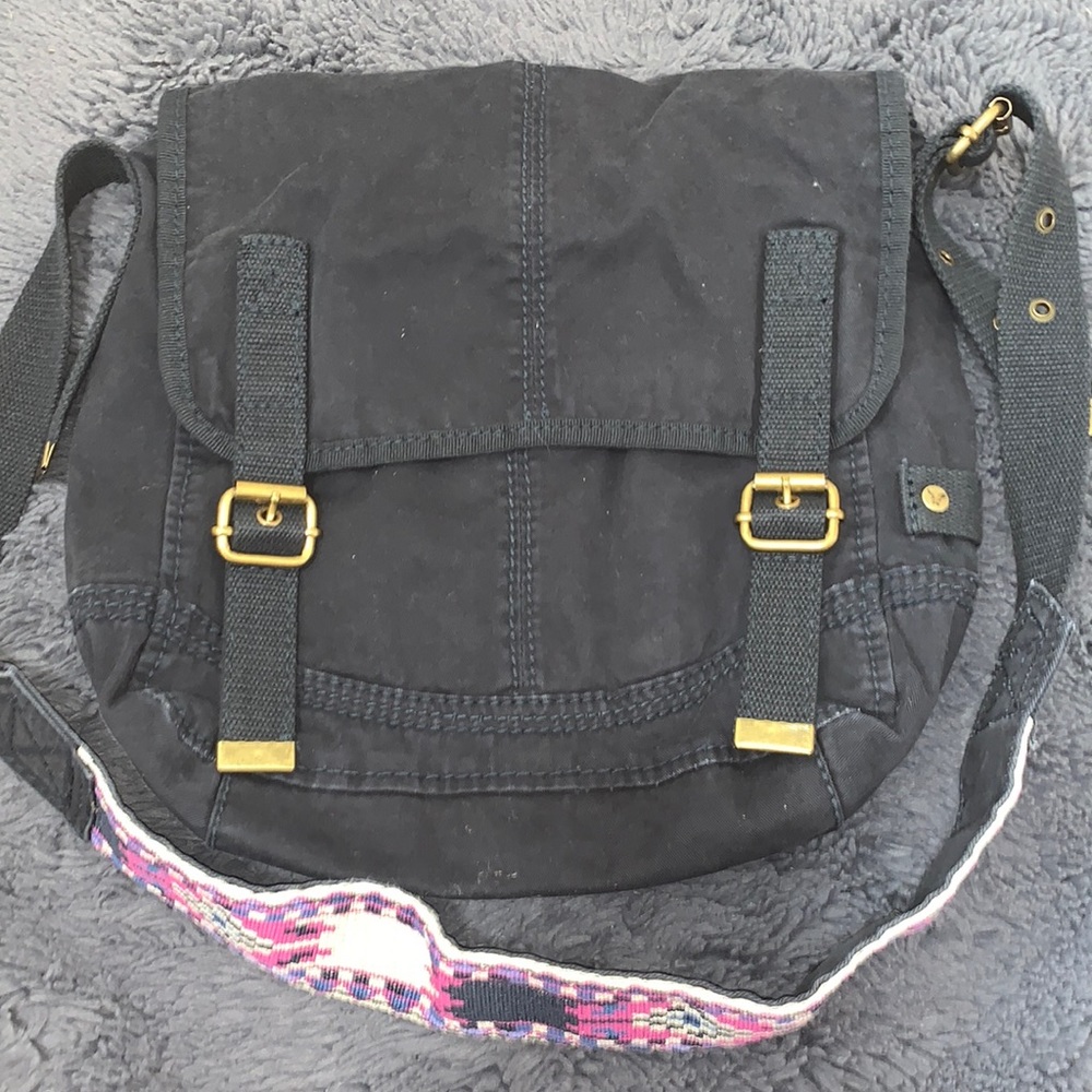 American eagle black messenger bag